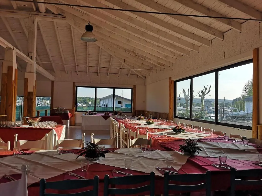 Campsite Happy Camp Mobile Homes In Lido Di Sesto Camping Boats&Restaurant Sesto Calende Italy