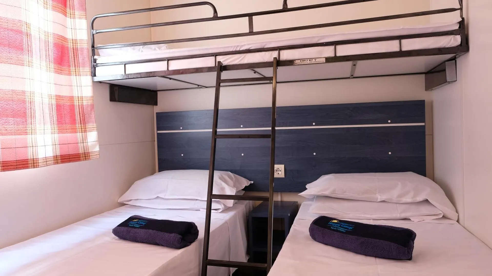 Campsite Happy Camp Mobile Homes In Lido Di Sesto Camping Boats&Restaurant Sesto Calende Italy