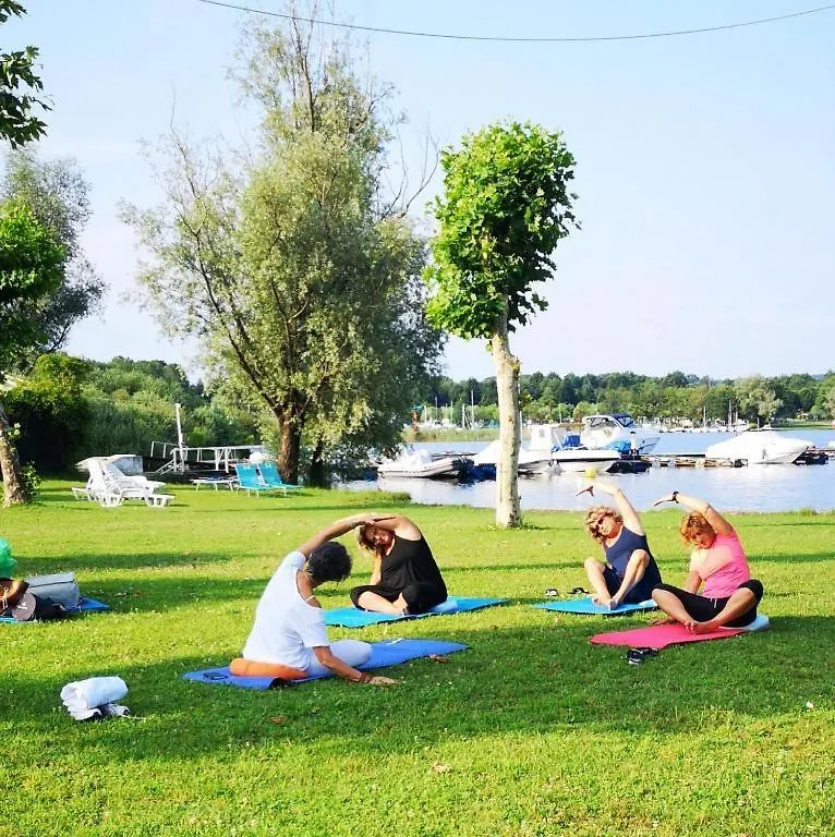 Happy Camp Mobile Homes In Lido Di Sesto Camping Boats&Restaurant Sesto Calende Italy